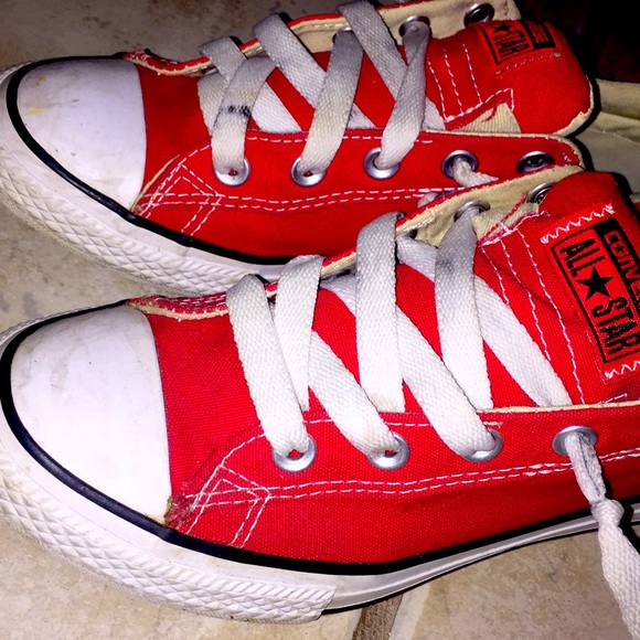 Red lowtop all star converse - Picture 2 of 4